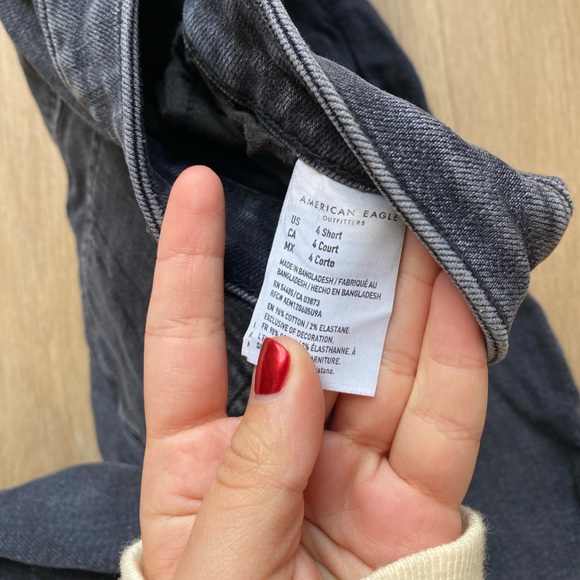 American Eagle black frayed bottoms jeans - Picture 6 of 6